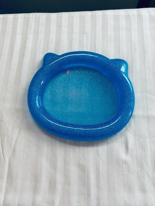 hand-crafted resin teal cat head trinket tray with fine glitter