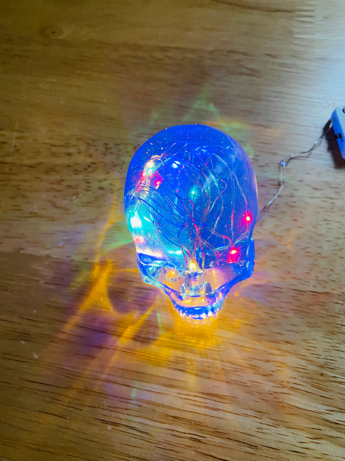 Light-Up Solid Skull - Medium